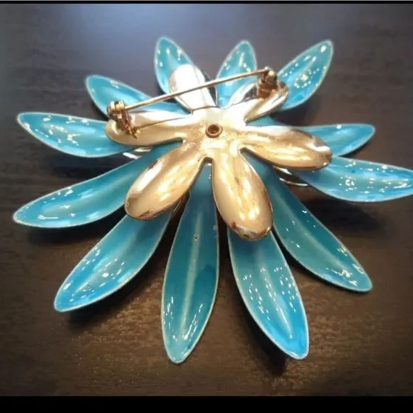 VINTAGE ESTATE SIGNED SARAH COV ENAMELED FLOWER 3 1/4" BROOCH EXCELLENT COND. - Picture 2 of 3